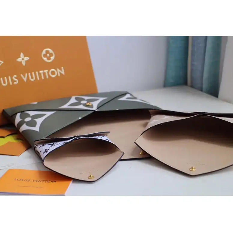 Fashionrep 2212DJ0002 Bag LV 0707